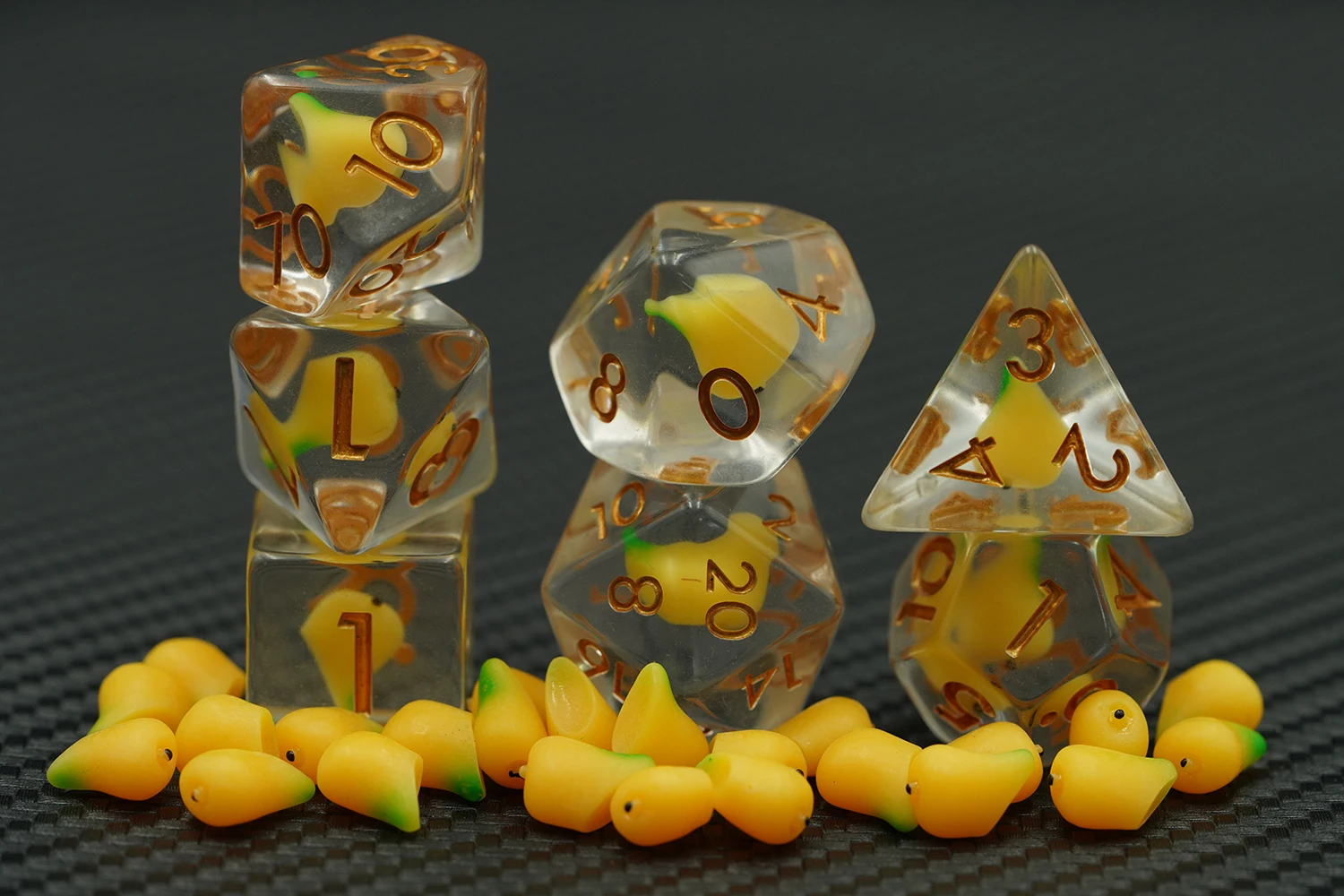 7-Die Polyhedral Dice Set Filled Fruit Mango Design 16mm Resin DND D&D RPG Game for Dungeons Dragons for MTG Pathfinder details