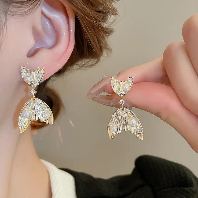 Silver Needle Human Fishtail Zircon Pearl High Quality Fashionable Retro French Versatile New Wholesale Stud earring for woman