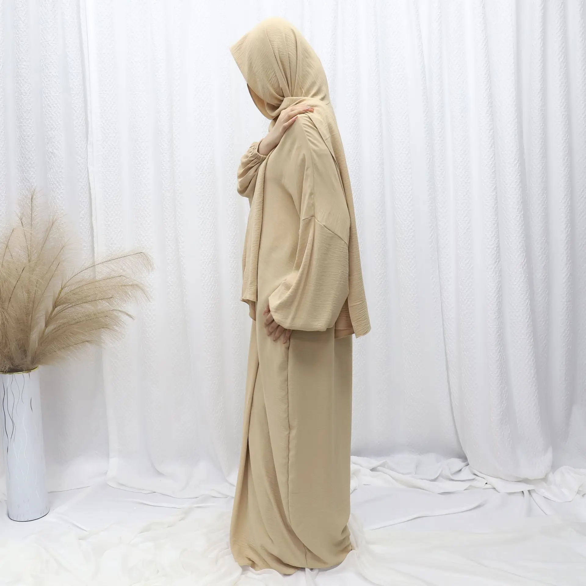 2025 Wholesale New Style Abaya Elegant Dubai Modest Jilbab for