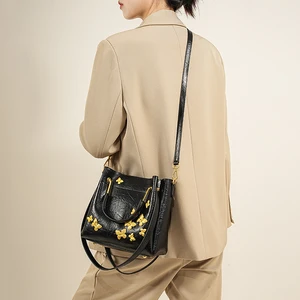 2026 Factory Designs and Wholesalizes High-quality PU Women's Bags, Bucket Bags, Hand-held Crossbody Bags with Large Capacity