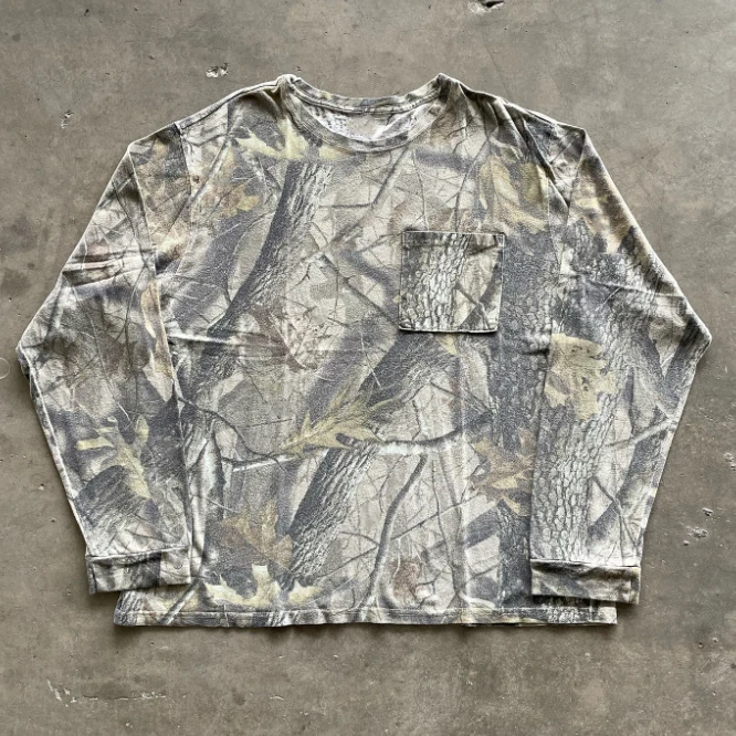 Mga Tagagawa ng Damit na Pasadyang Streetwear na May Napintal na Mabigat na Cotton, Graphic Camo Camouflage, Pangmatagalan ang Buhay na T-Shirt na may Mahabang Manggas para sa Lalaki