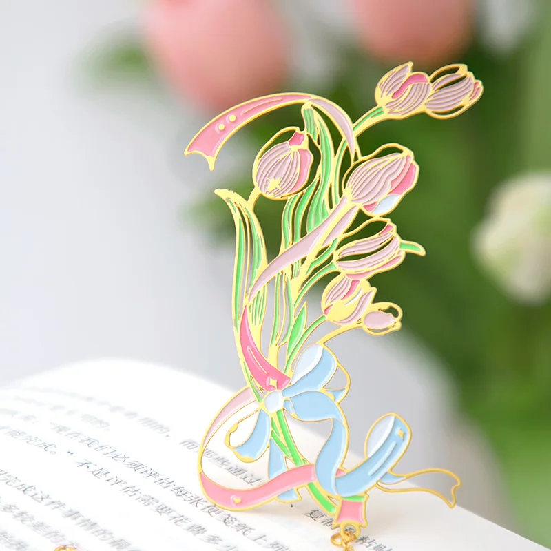 Simno Flower Theme Gold Plated Exquisite Hollow Metal Bookmark with Chain for Ladies Book Lovers Gift