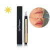 Protector solar labial más gorda en contenedor de oro