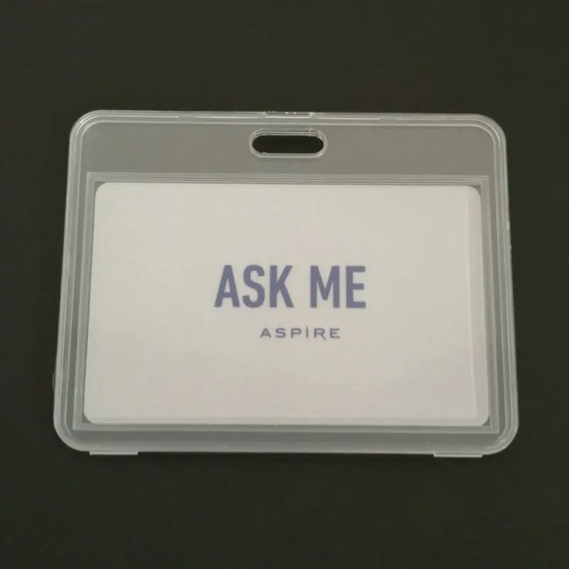 柔軟な透明な硬質プラスチックマルチIDカードホルダークリアPPID