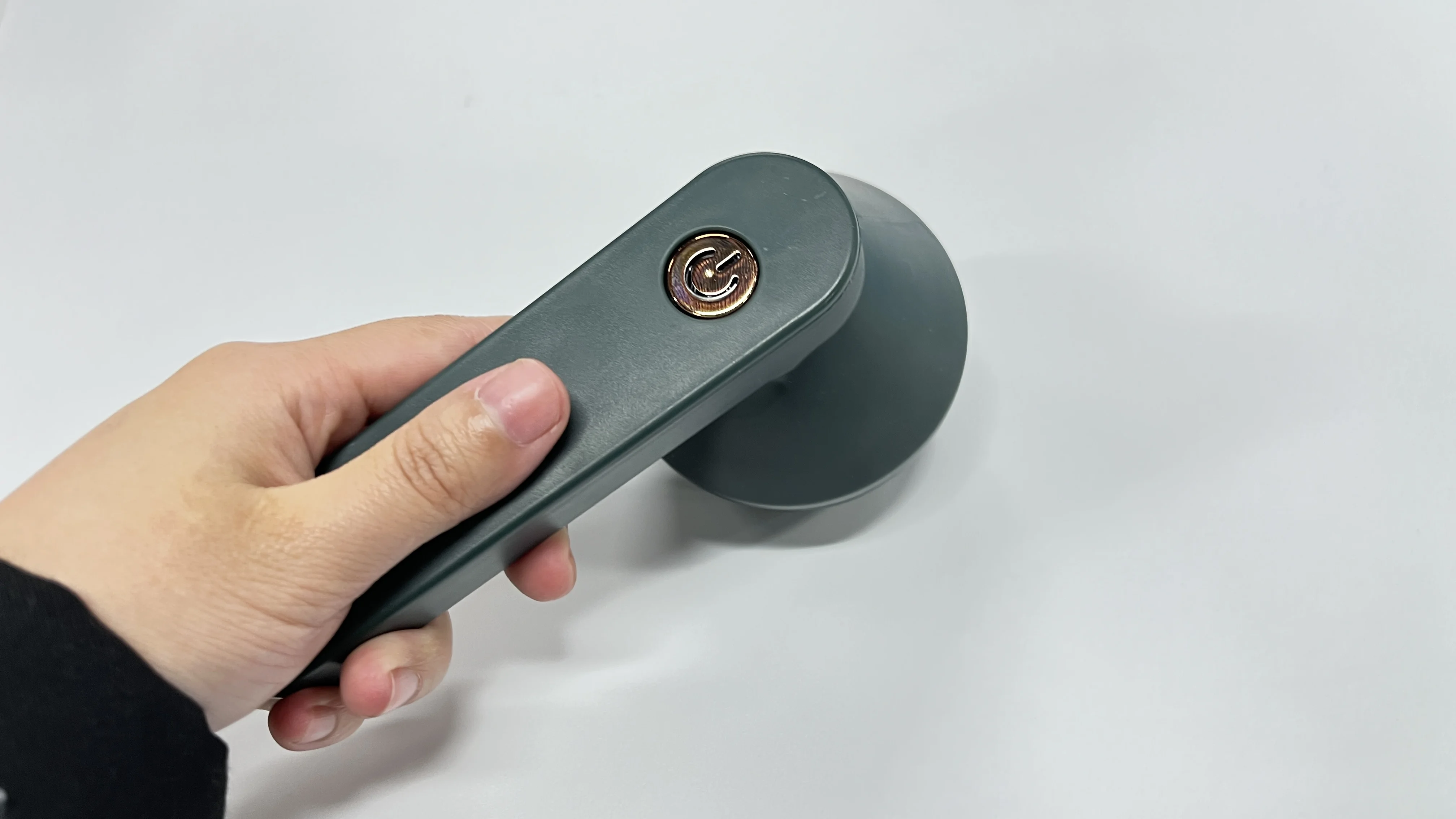 Portable Electric Lint Remover Fabric Shaver Rechargeable Sweater