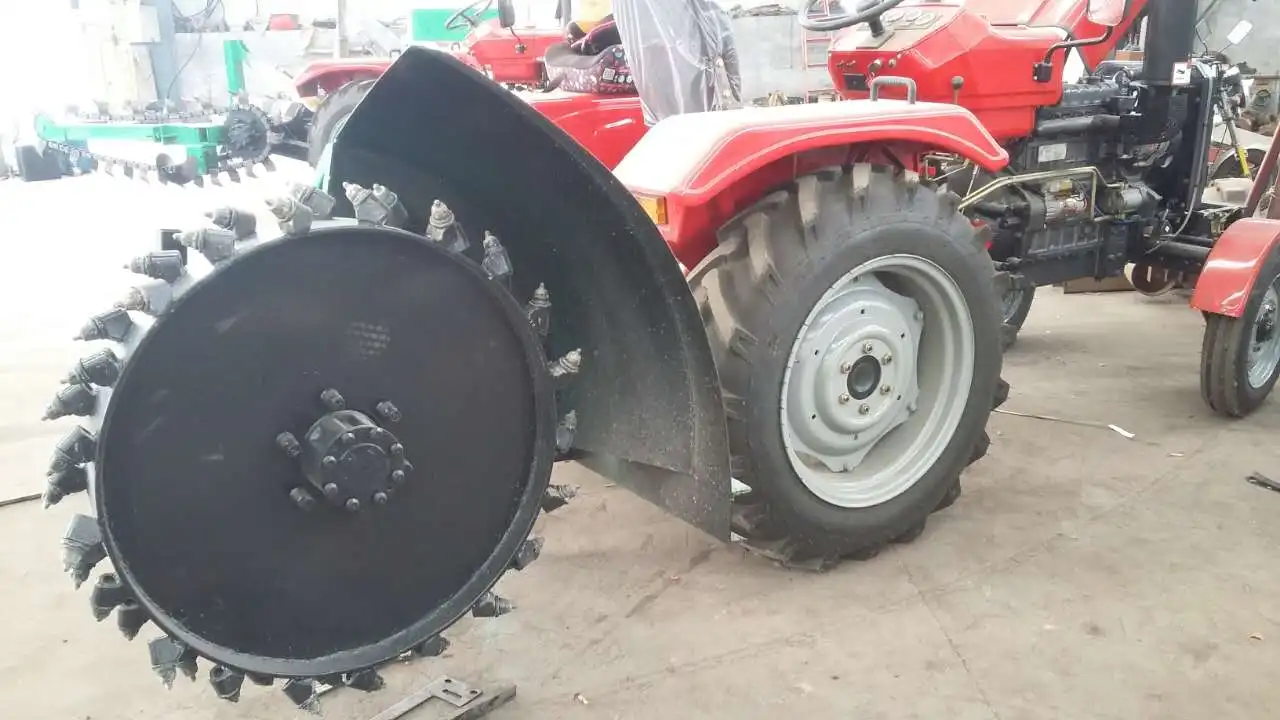 農業用トラクターは、ホイールディスクトレンチャー、ディッチャー機 