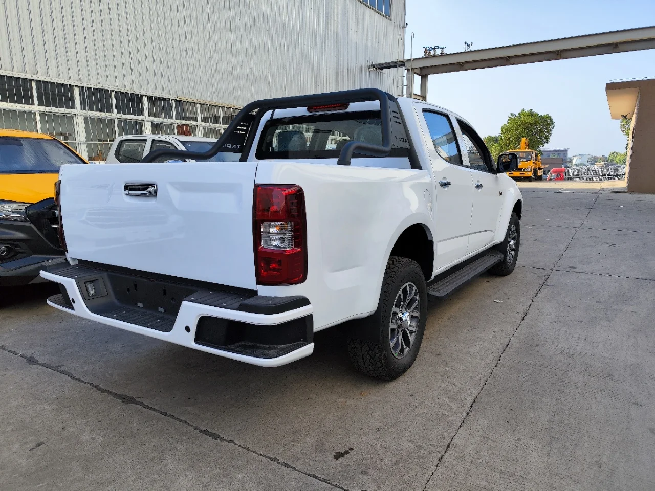 product for isuzu explorer t30 5 seater mini truck 4x4 automatic 4wd pickup double cabin  diesel single row left steering new condit-3