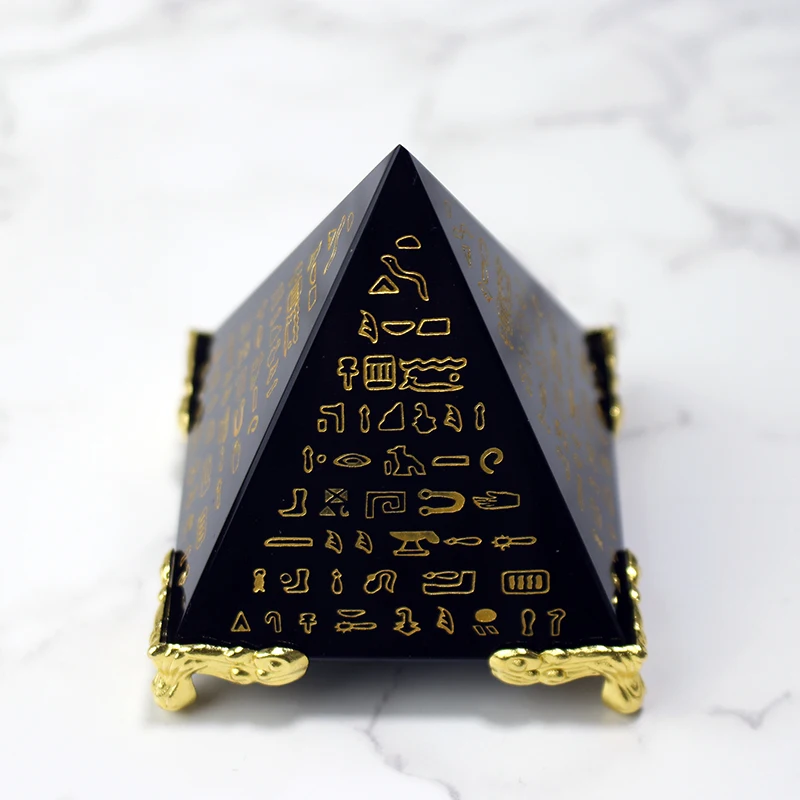 エジプトの象形文字でレーザーエッチングされた美しいクリスタル