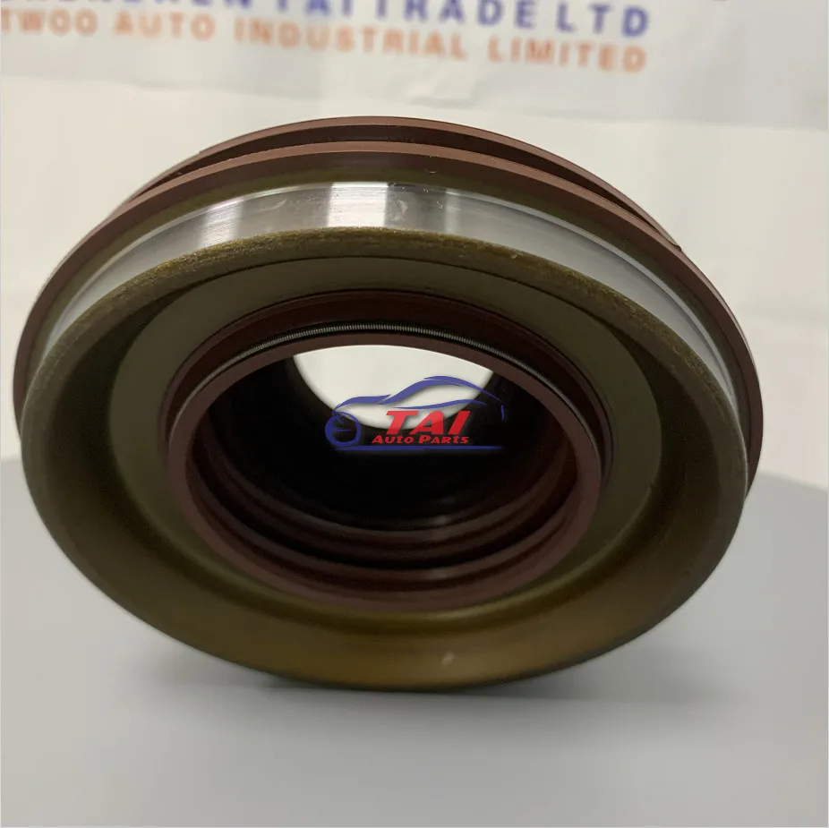 Differential Pinion Oil Seal 80x135/146x15/25.5 for NISSAN UD