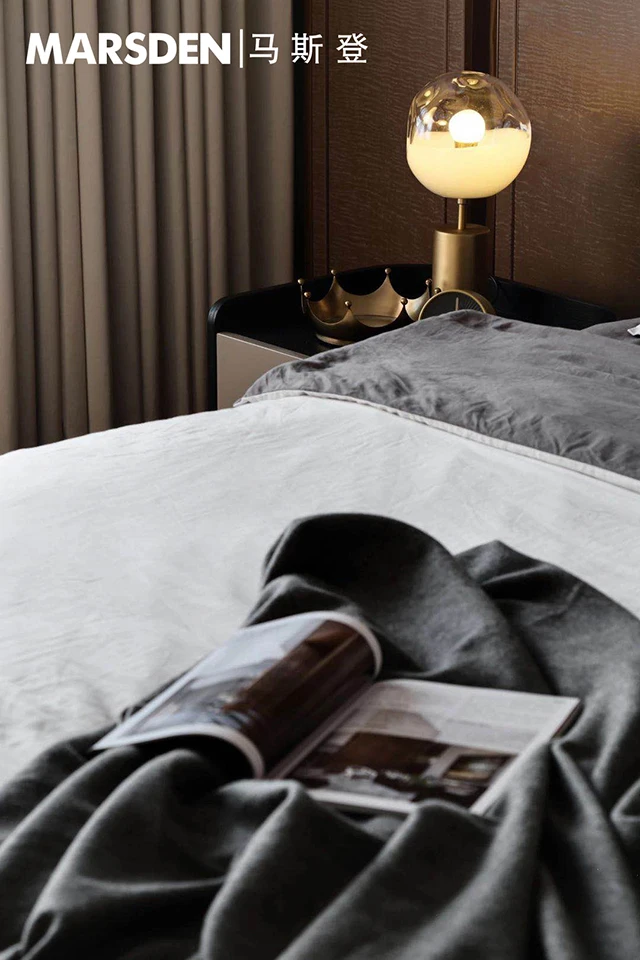 Модная металлическая стеклянная Современная декоративная Современная уникальная роскошная настольная лампа MARSDEN ручной работы для отеля