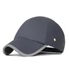 Bord du chapeau gris