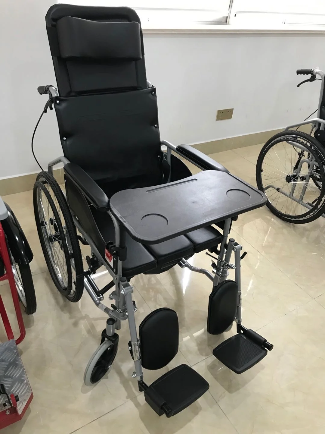 High Quality Deluxe Reclining Wheelchair with Commode Toilet