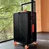 Negro y naranja