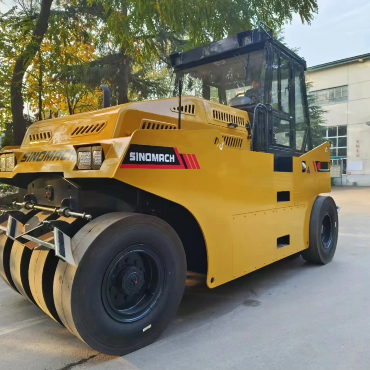 GYR262 резиновый колесный дорожный каток для ремонта дорог