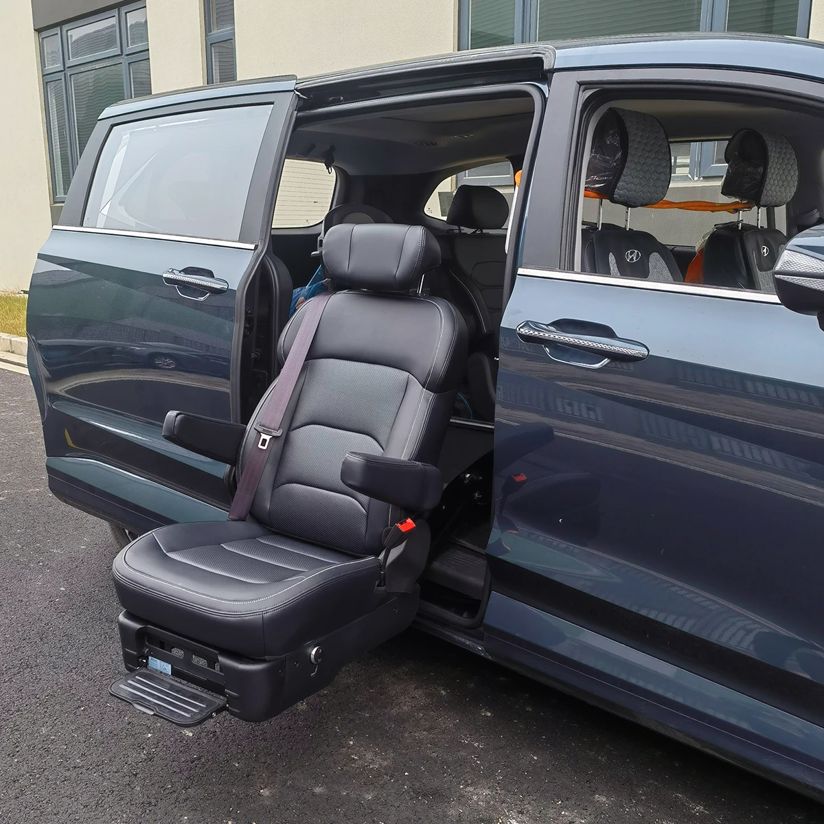 Electric Adjustable Programmable Swivel Lifting Car Seat for Disabled Handicapped People Transfer to Vehicle From Wheelchair