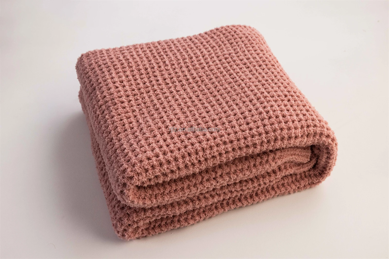 2024 New European and American Style OEKO-TEX Factory Direct Sale High Quality 100 % Polyester Knitted Throw Blanket NR factory