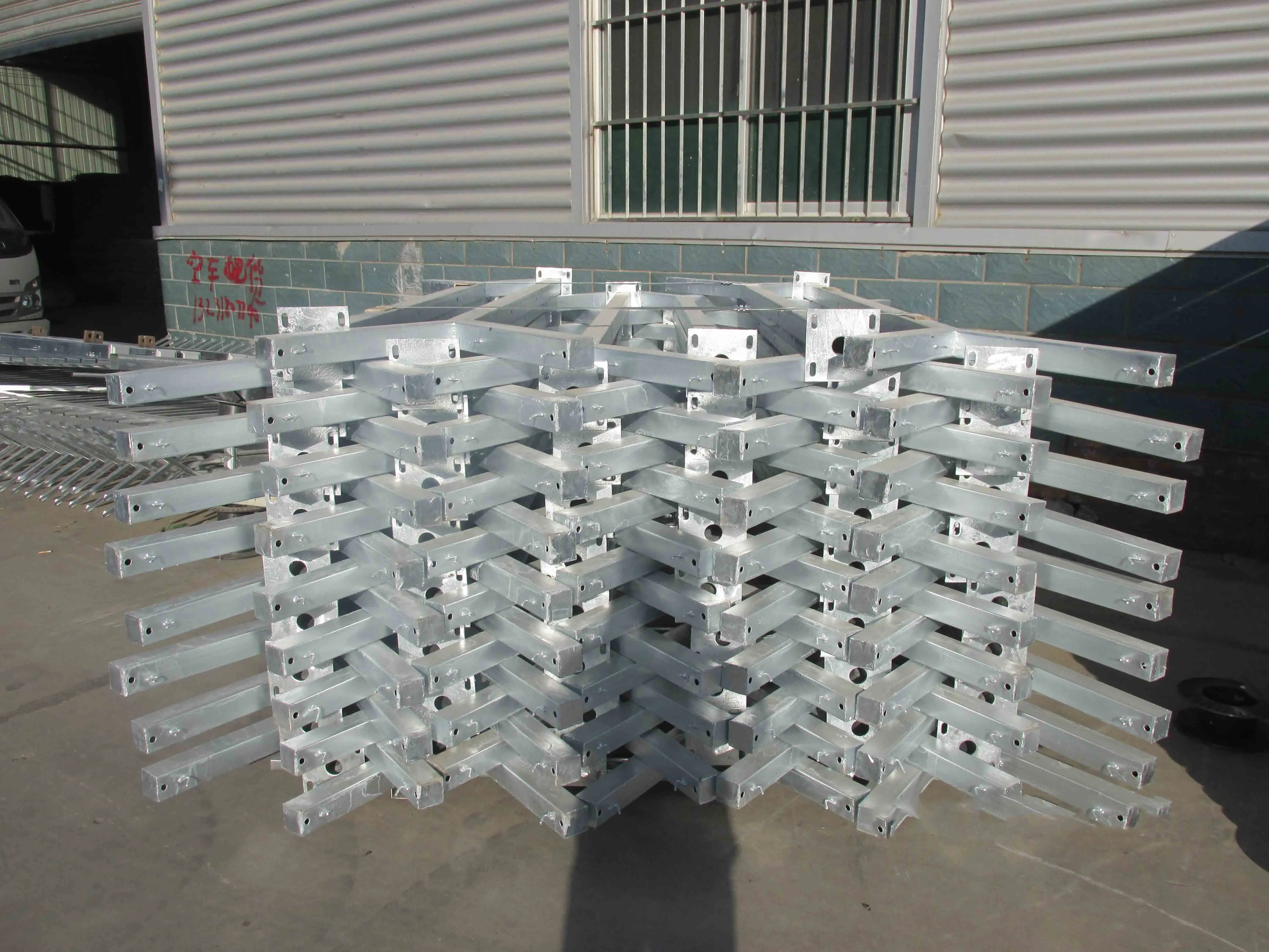 Second Hand h Beam 4x4 Galvanized square Metal Fence Posts Angle Iron Fence Post Used Steel Fence Posts for Sale