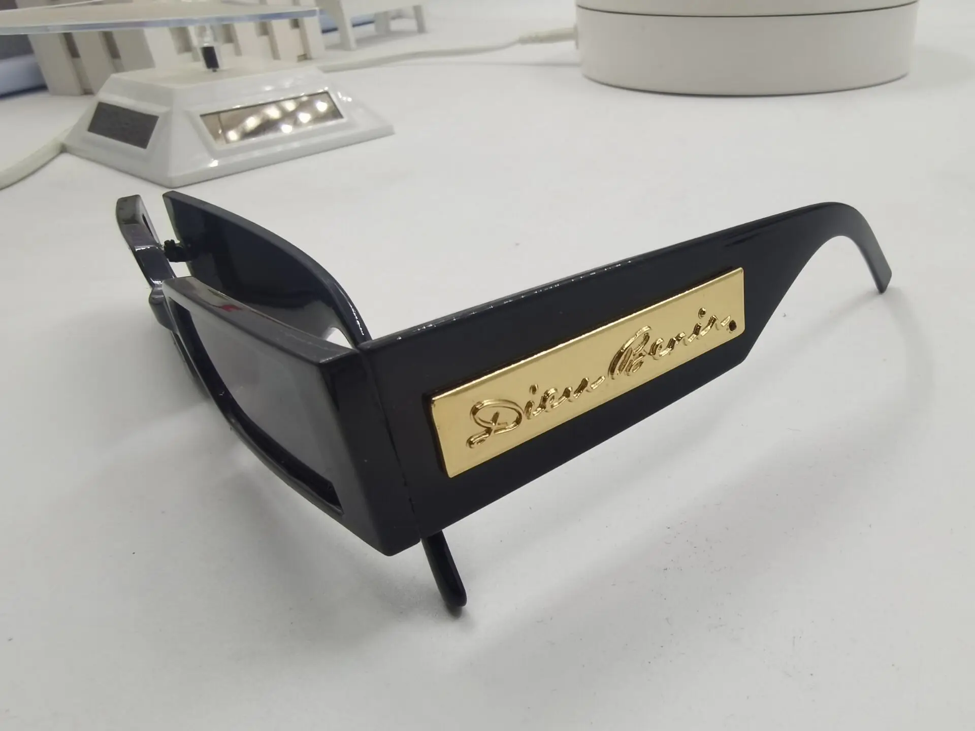 2023 Metal Logo Designer Vintage Rimless Rectangle Temple  display picture 1