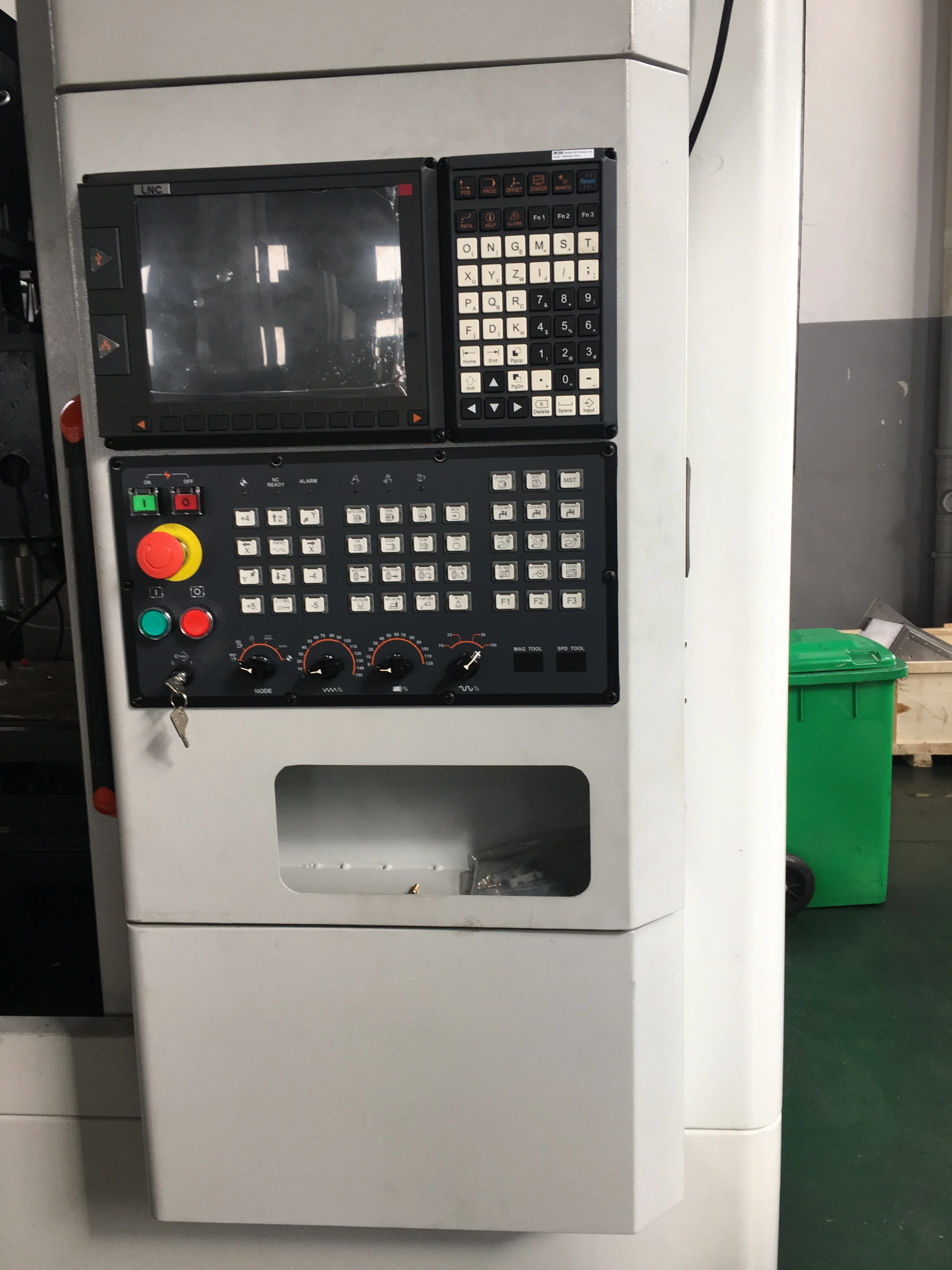 
 Maxtors 3/4/5 axis GSK218 вертикальный Высокоточный ЧПУ дешевый vmc фрезерный станок цена в Индии FANUC/Mitsubishi/Siemens опционально  