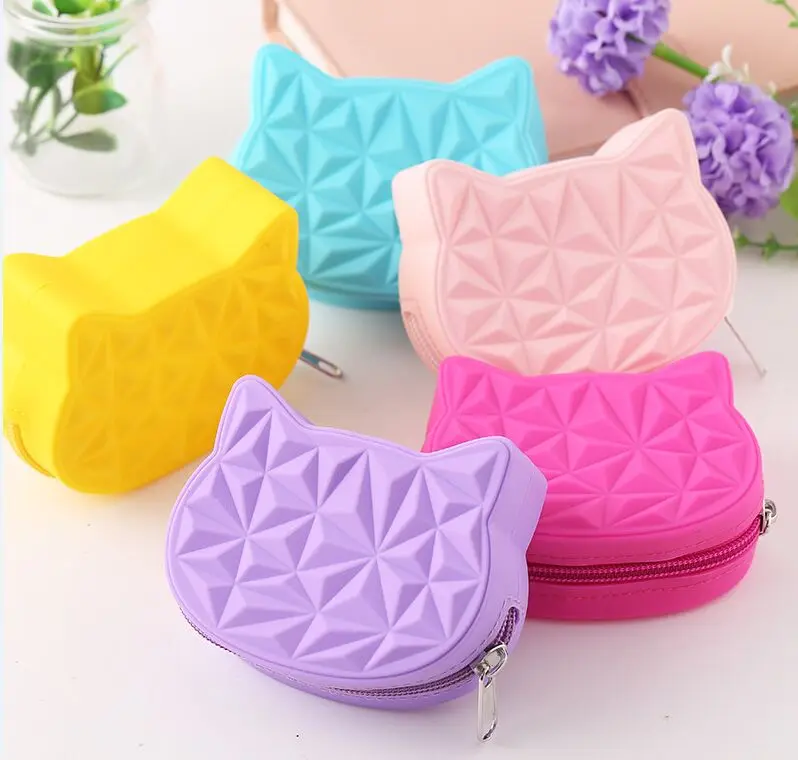 Porte-monnaie Peluche Fraise Kawaii - Petit Sac à Pièces Avec Chaîne, Compact 7x7cm (cadeau Mignon)