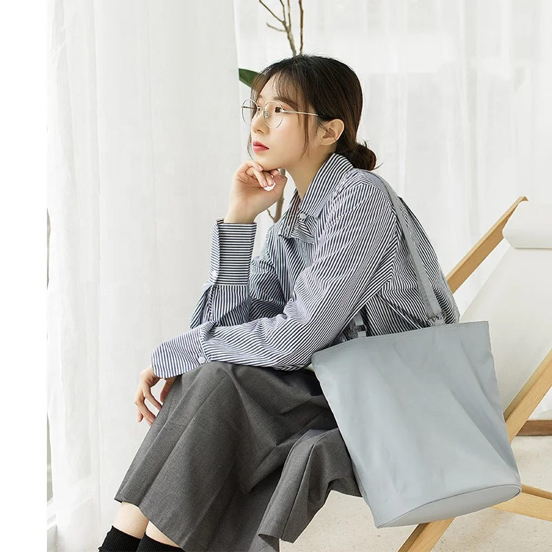 [Archiveepke]★韓国流行★雲Puffy tote bag(★定価以下 Korean Girl with Tote Bag - Nylon Side Bag for Indie Pop