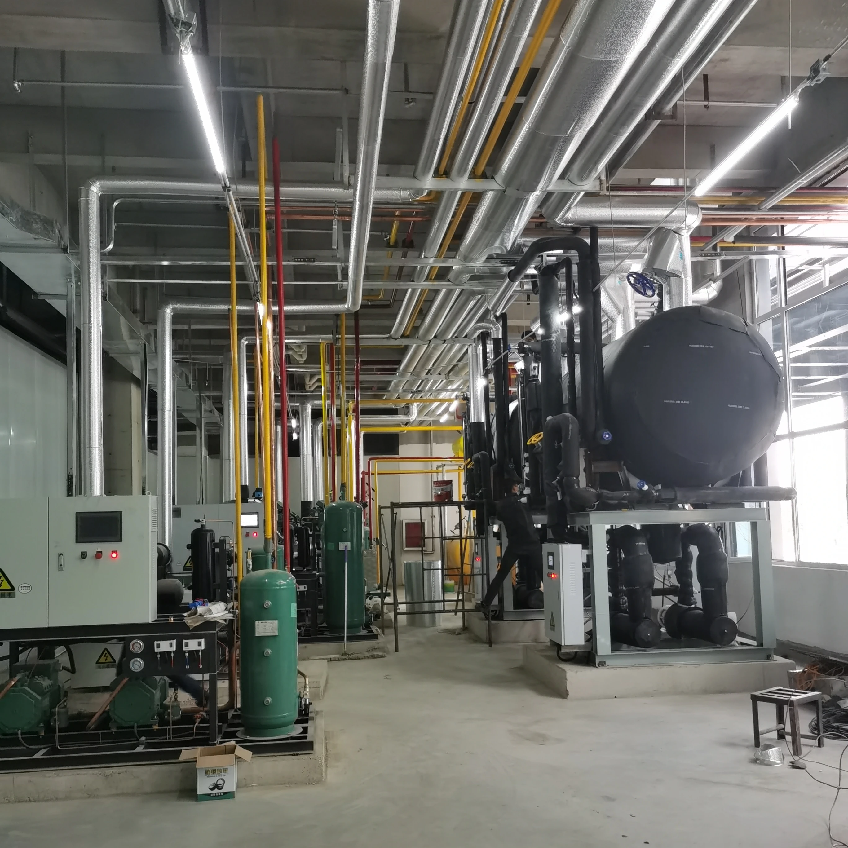 Reliable refrigeration equipment for cold storage, freezers and food processing facilities