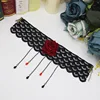 Collar de borlas de rosas