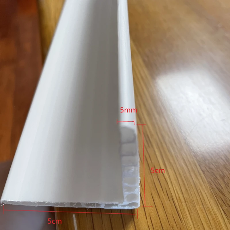 Напечатанный на заказ 90 градусов Corflute Correx гофрированный пластиковый лист стол настенный край Угловой