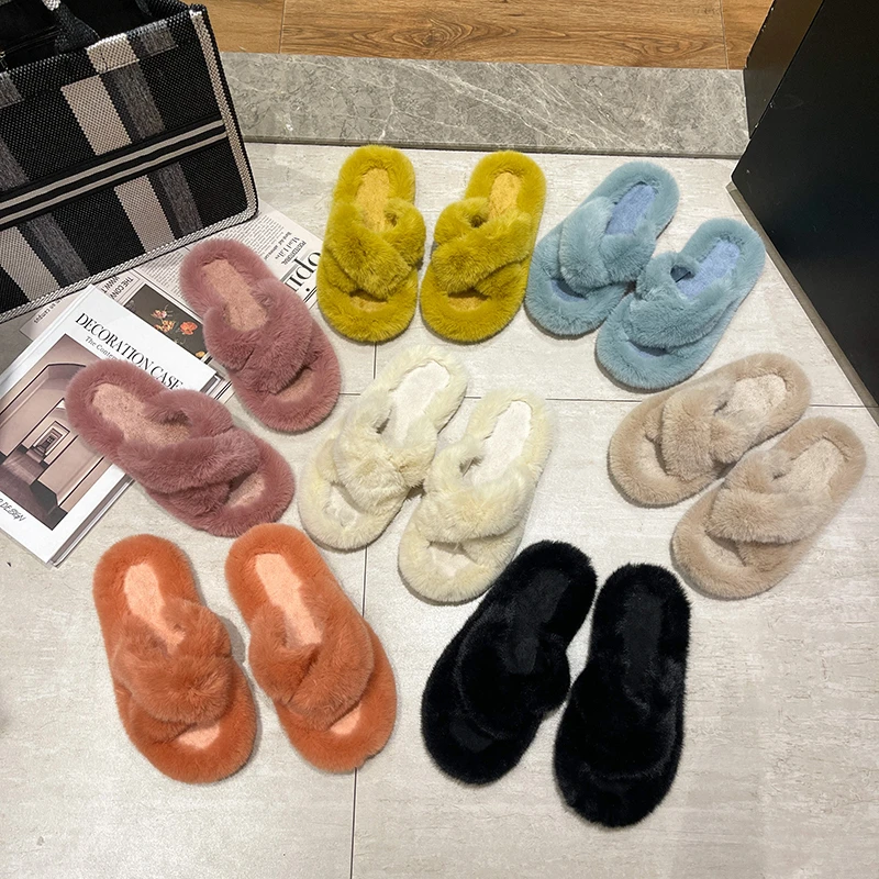 Pantuflas De Felpa De Piel Sintética Para Mujer,Pantuflas Mullidas De  Fábrica,A La Moda,Venta Al Por Mayor - Buy Zapatillas Para Mujer,Piel  Sintética Felpa Diapositivas Cálido Zapatillas Al Por Mayor Colorido  Personalizado Zapatos