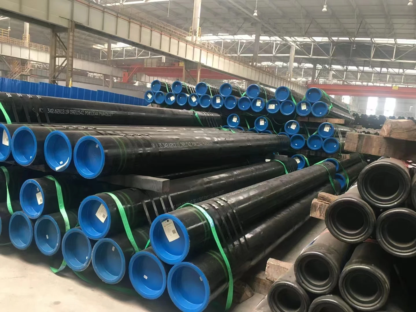 ASTM A53 S45c Hot Rolled St37  Round Black Seamless Carbon Steel Round Pipe details