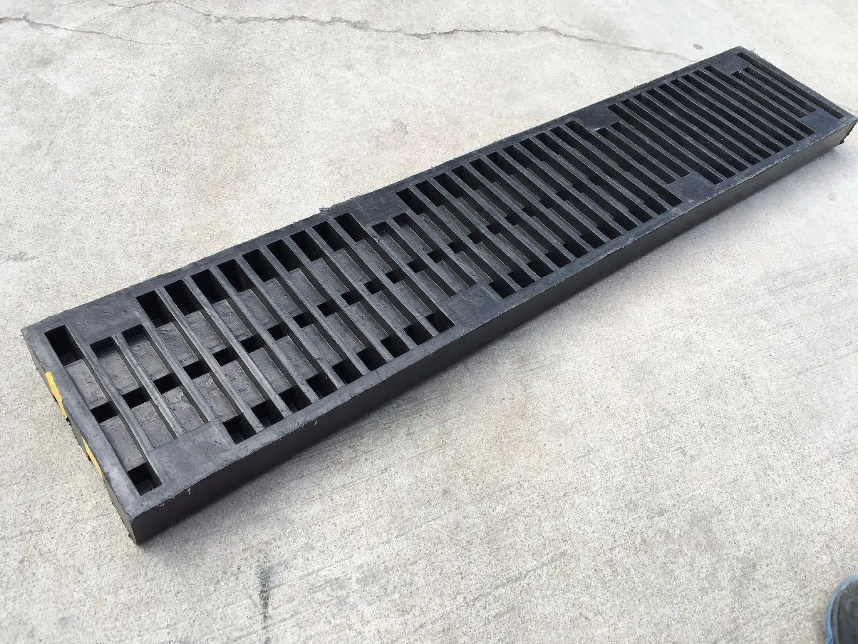 Durable 100% Recycled Solid Rubber Black Reflective Wall Bumper Dock Bumper Guard Protector for Parking Garage Safety details