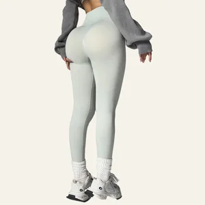 Seamless Solid Color Breathable Yoga Pants Women Fashion High Quality Gym Pants Lady Solid Color Knitted High Waist Leggings