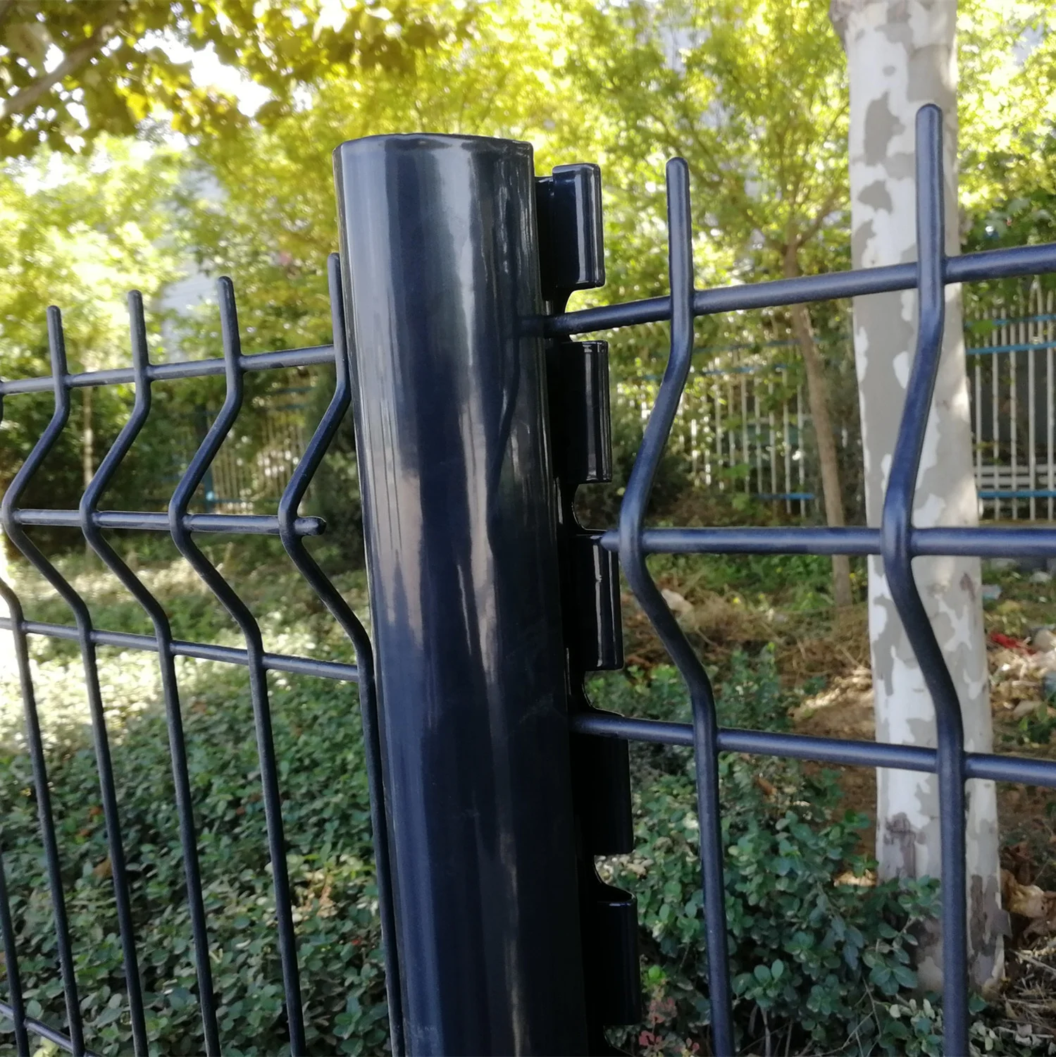 3D Curved 3D Garden Border Fence Welded Wire Mesh with Steel Iron Frame Shape Square Hole Low Maintenance Security Gate Use