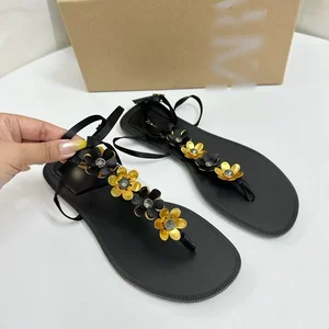 QuiteS Latest Design Women's Flat Sandals High Quality Plus Size Slipper with Casual Toe Flower Diamond Design Light Weight