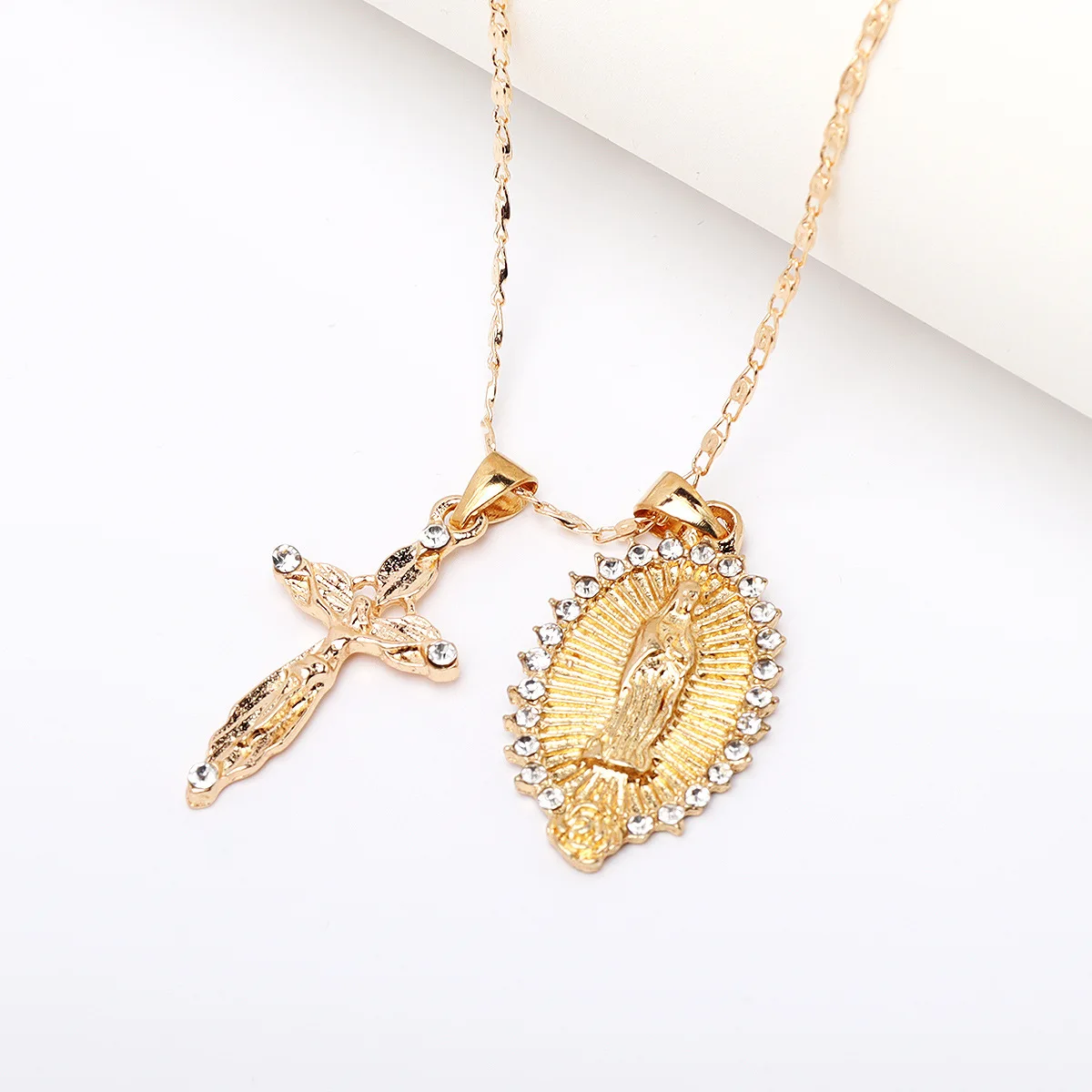 ダイヤモンドイエスと聖母マリア金メッキカトリック十字架