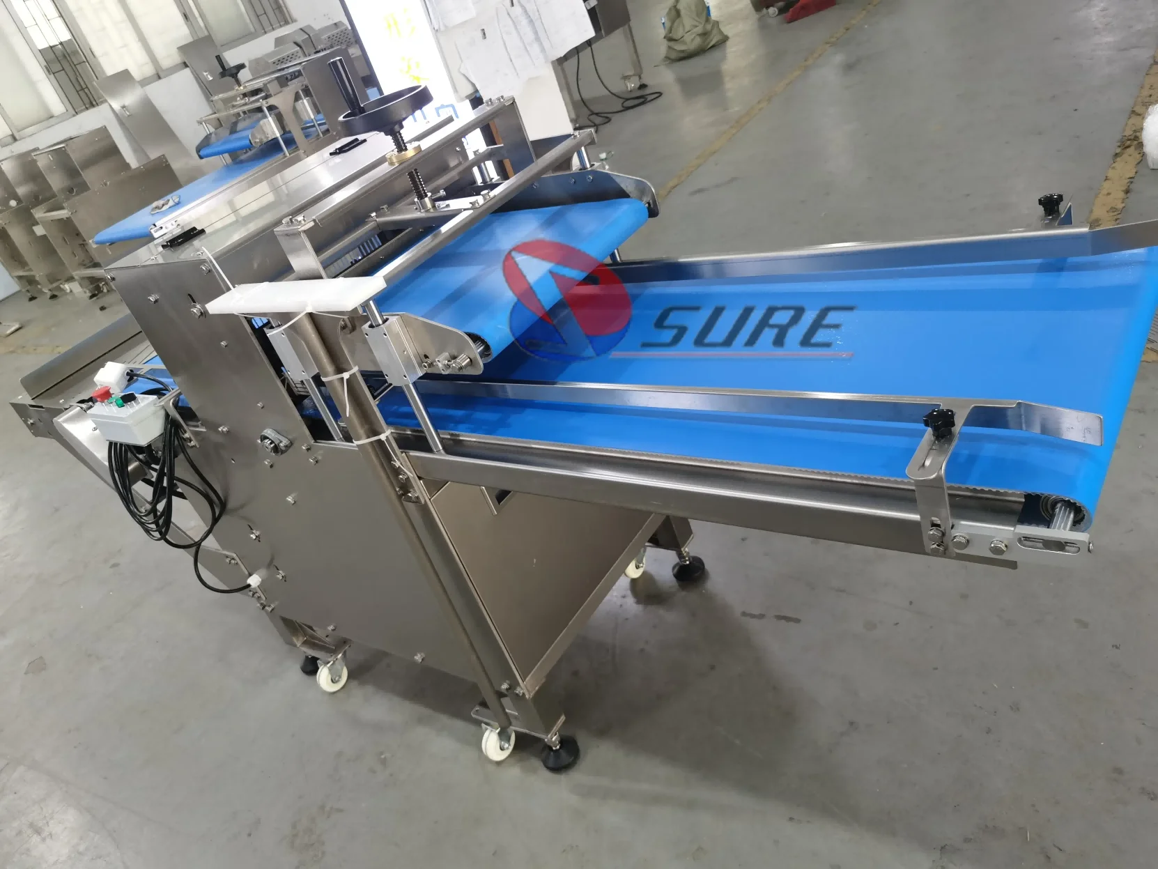 Cheese Board Bread Slicer Loaf Cutting Machine Bread Slicer Machine for Bakery Hot Dog Bun Bread Slicer
