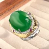 Anillo de calcedonia verde de tamaño abierto