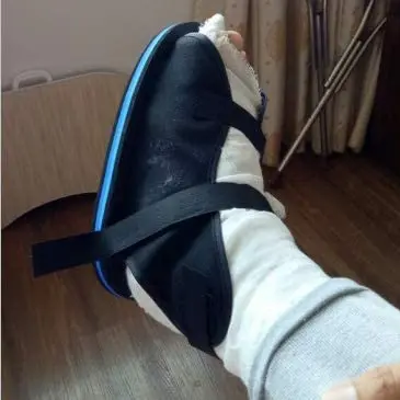Scarpa post-operatoria per lo scarico e la protezione dell'avampiede. Taglia XL