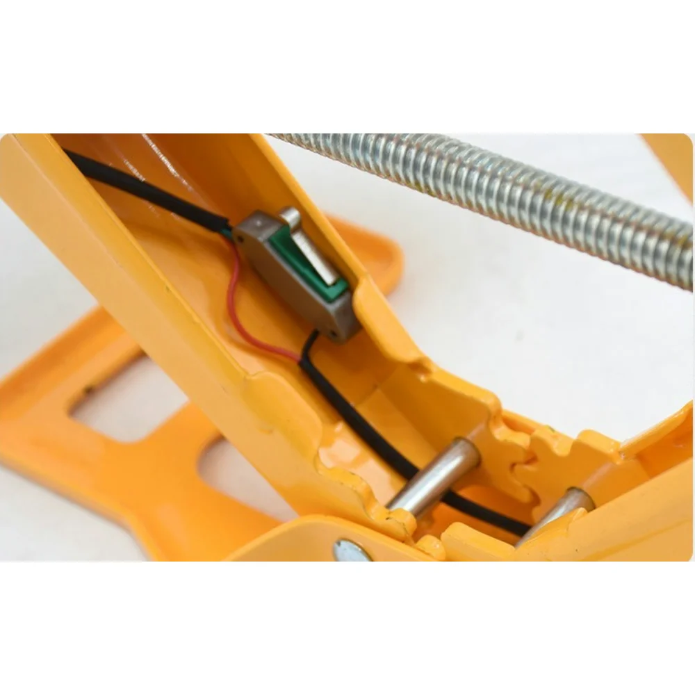 3Ton Lifter Car Low Profile Level Portable Small Manual Auto Scissor Jack