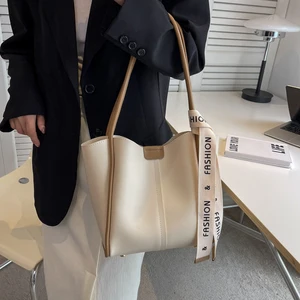 Minissimi Fashion Hot Sale Pu Waterproof Tote Canta Solid Color Durable Leisure Shopping Casual Purses Winter Women's Tote Bags