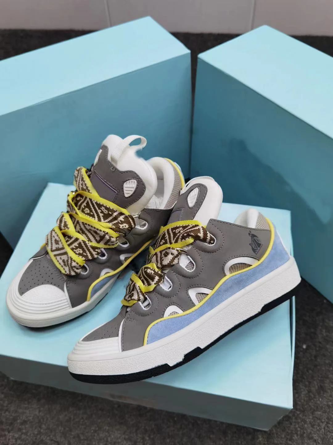 High Quality Fashion Comfortable Lace-up Women Sneakers Sport Shoes Casual New Arrival Fashion Shoelace Women's Fashion Shoes