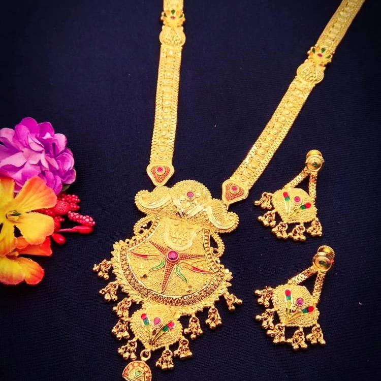 Golden Jewellery Necklace Pendent Set 