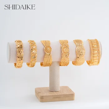 Elegant Open Design 18K Gold Plated Zircon Brass Fashion Charm Bracelet Custom Option Available for Ladies Wholesale