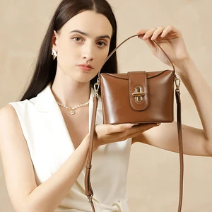 Customized Wholesale 2026 Trend Women's Fashion Vintage Genuine Leather Handbag Light Luxury Diagonal Cross Shoulder Design Bag