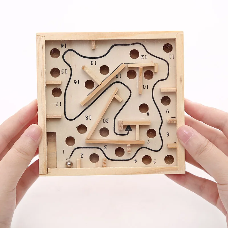 Jogo de labirinto de madeira com dois jogos de quebra-cabeça de mármores de  aço