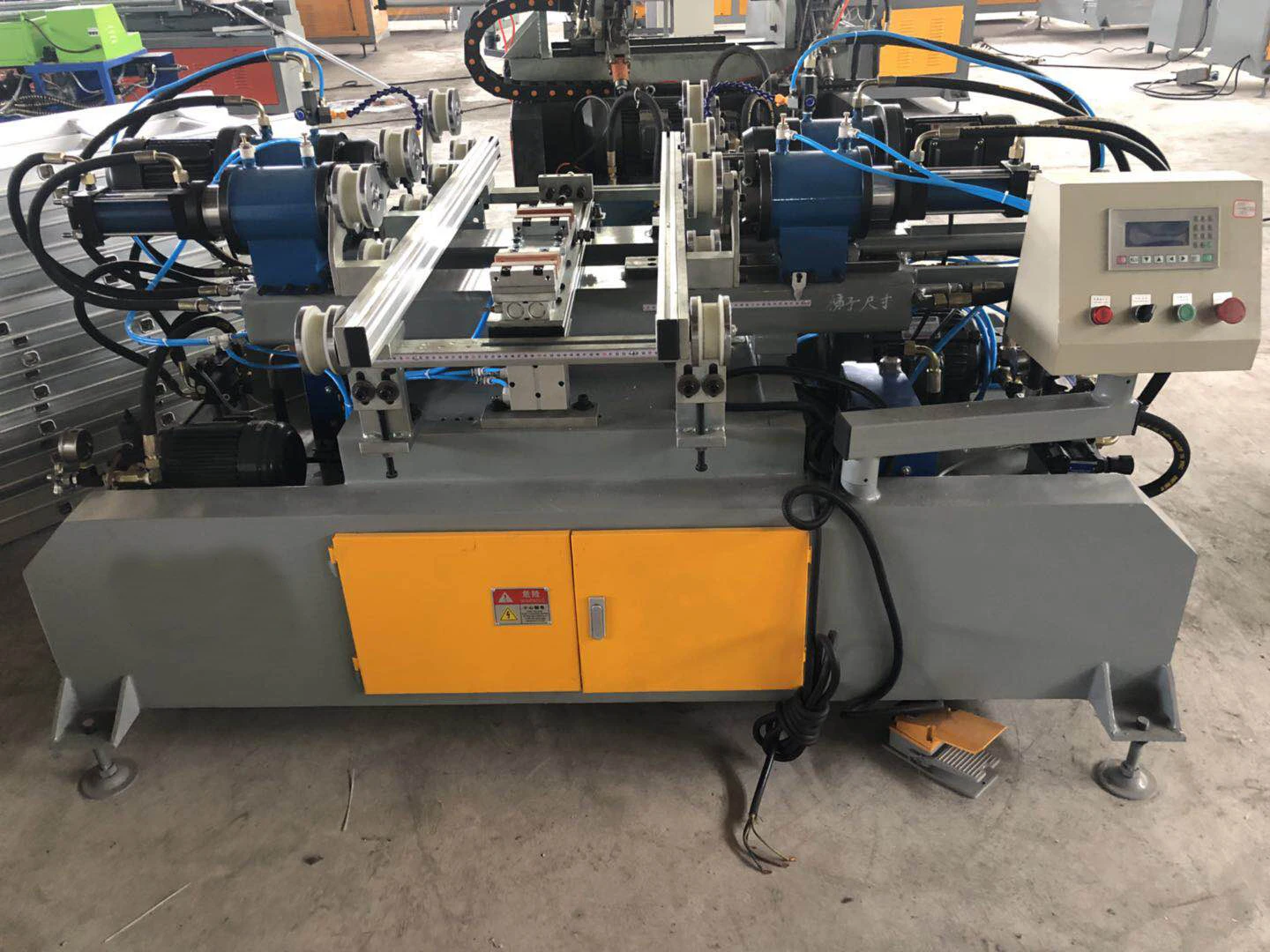 Full Automatic Ladders Making Expanding and Riveting Machine for the Aluminum Ladders