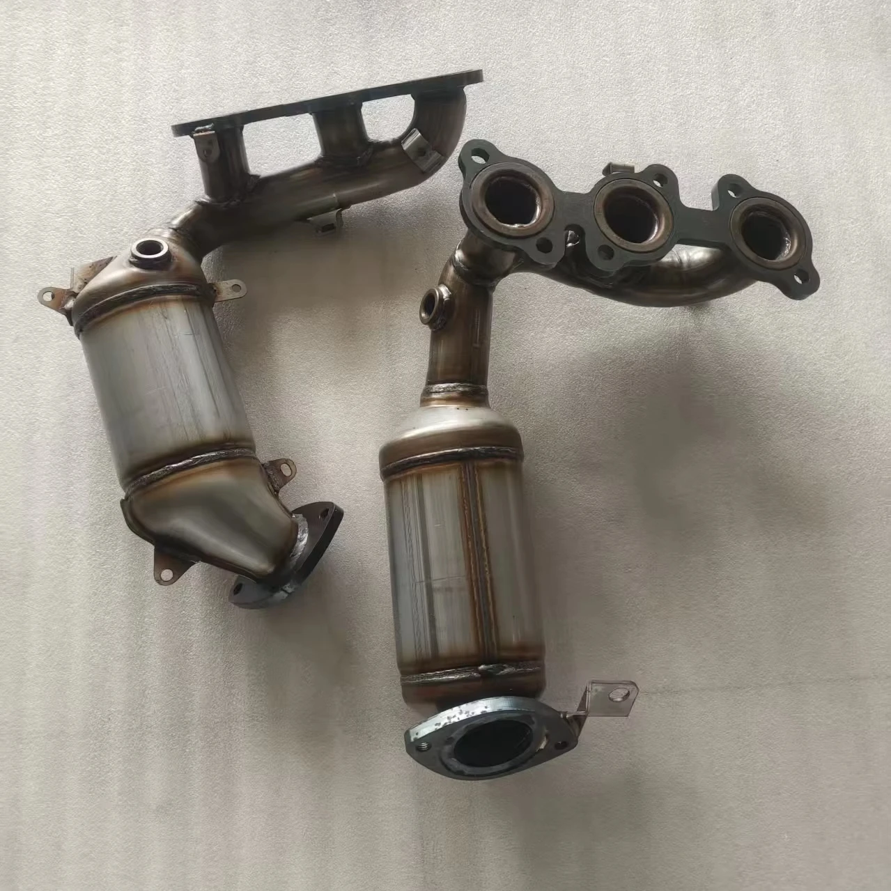 Left Front Catalytic Converter For 2004-2006 Toyota Sienna & Lexus RX330 3.3L – HexAutoparts