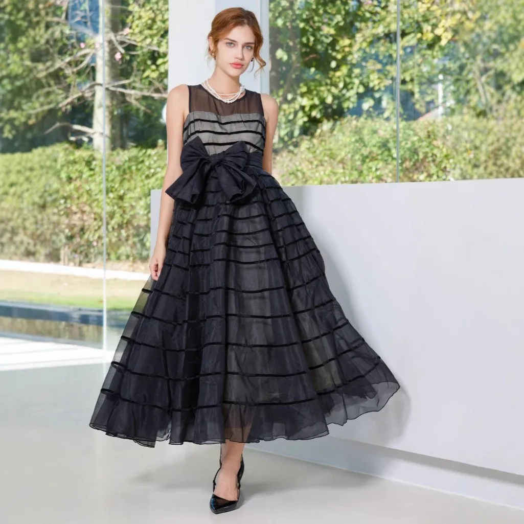 cinq a sept denim dress sale à Mindie - Mist ring belt black formal gown Witchery Denim Dress | Color:WILD RIVER