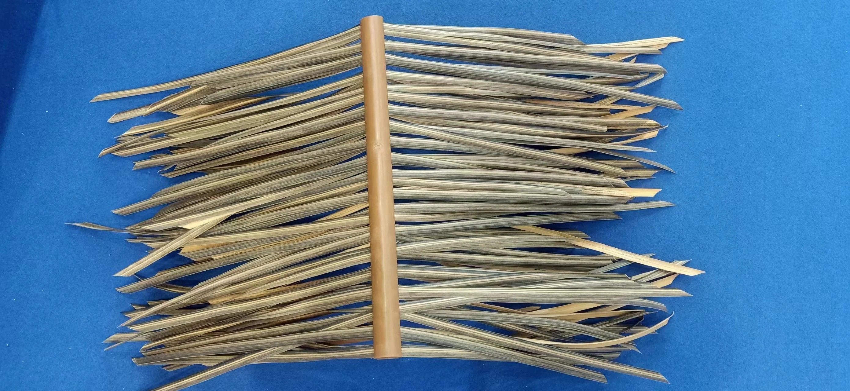 Artificial Thatch Synthetic Palm Thatch Straw Thatch for Roof Cap or Ridge
