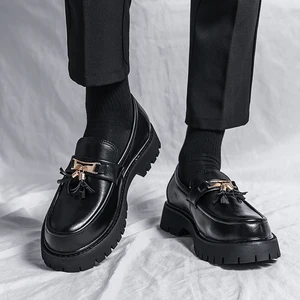 Black Color Think Sole Height Increasing Comfortable Design Gentlemen Platform Tassels Loafers Dress Shoes for Men